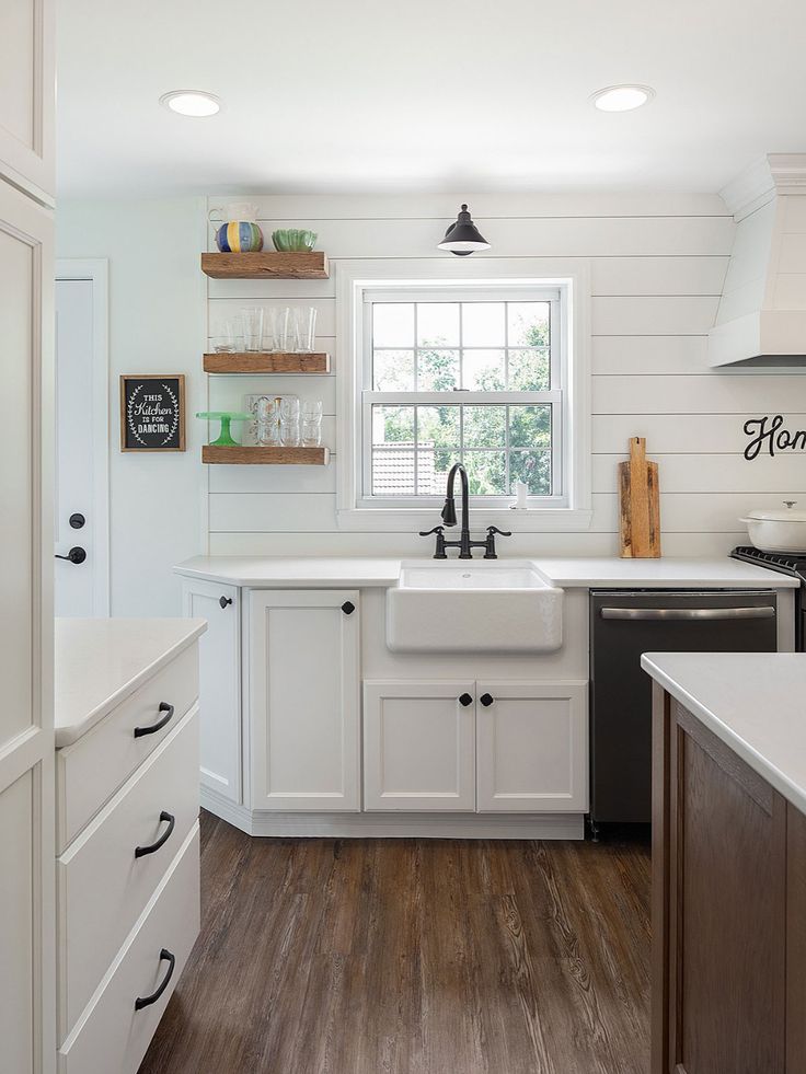 Shiplap kitchen tile