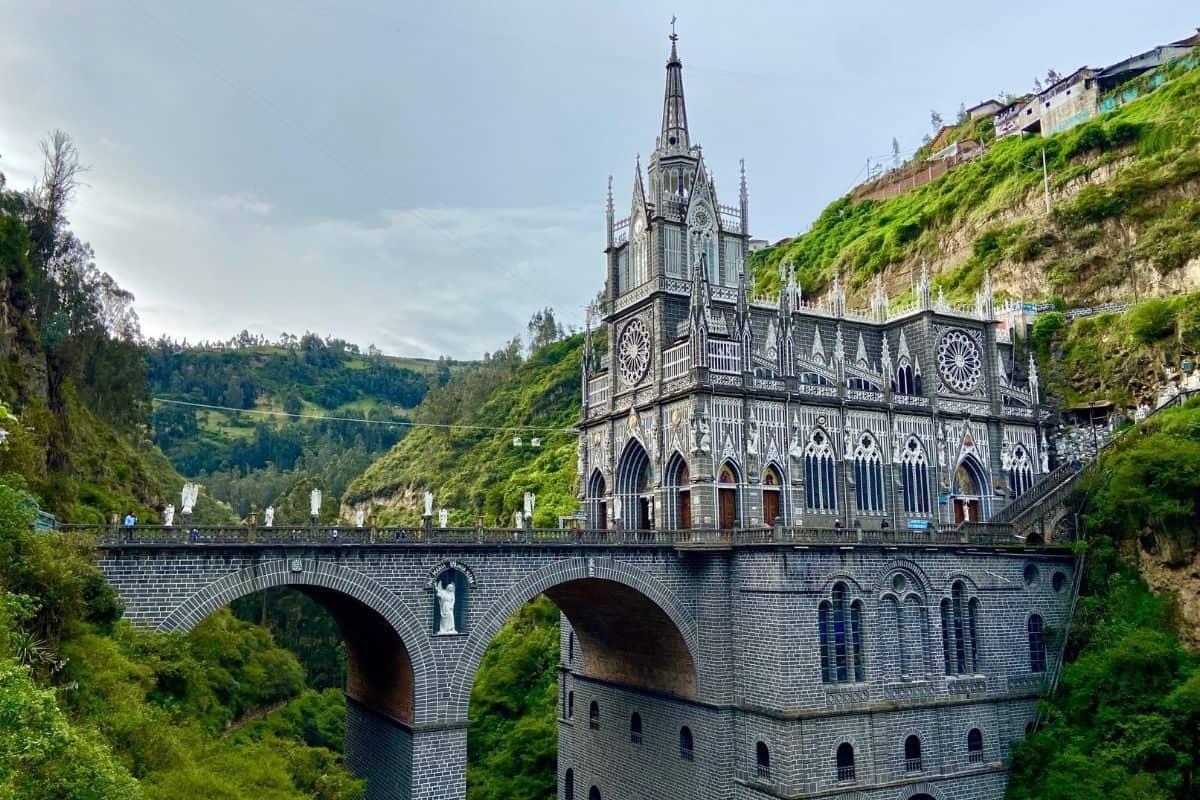 Las_Lajas_Sanctuary_-_A_Gothic_Marvel_in_a_Canyon