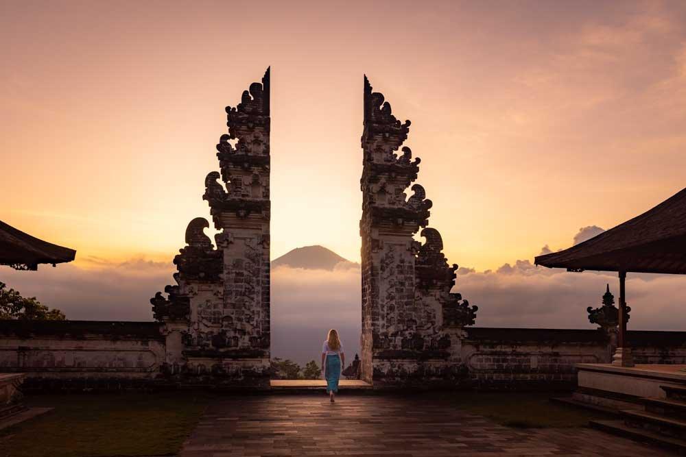 Lempuyang_Temple_-_Balis_Gateway_to_the_Gods