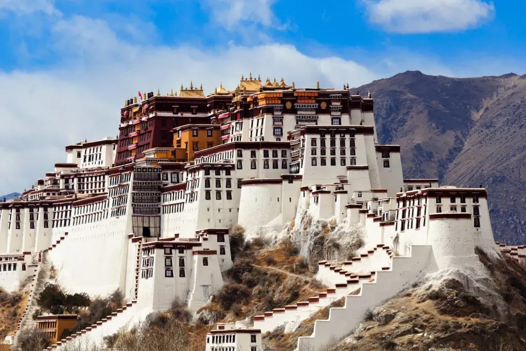 Lhasa_Potala_Palace_-_The_Majestic_Symbol_of_Tibetan_Buddhism