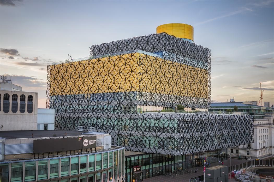 Library_of_Birmingham_-_A_Modern_Beacon_of_Learning