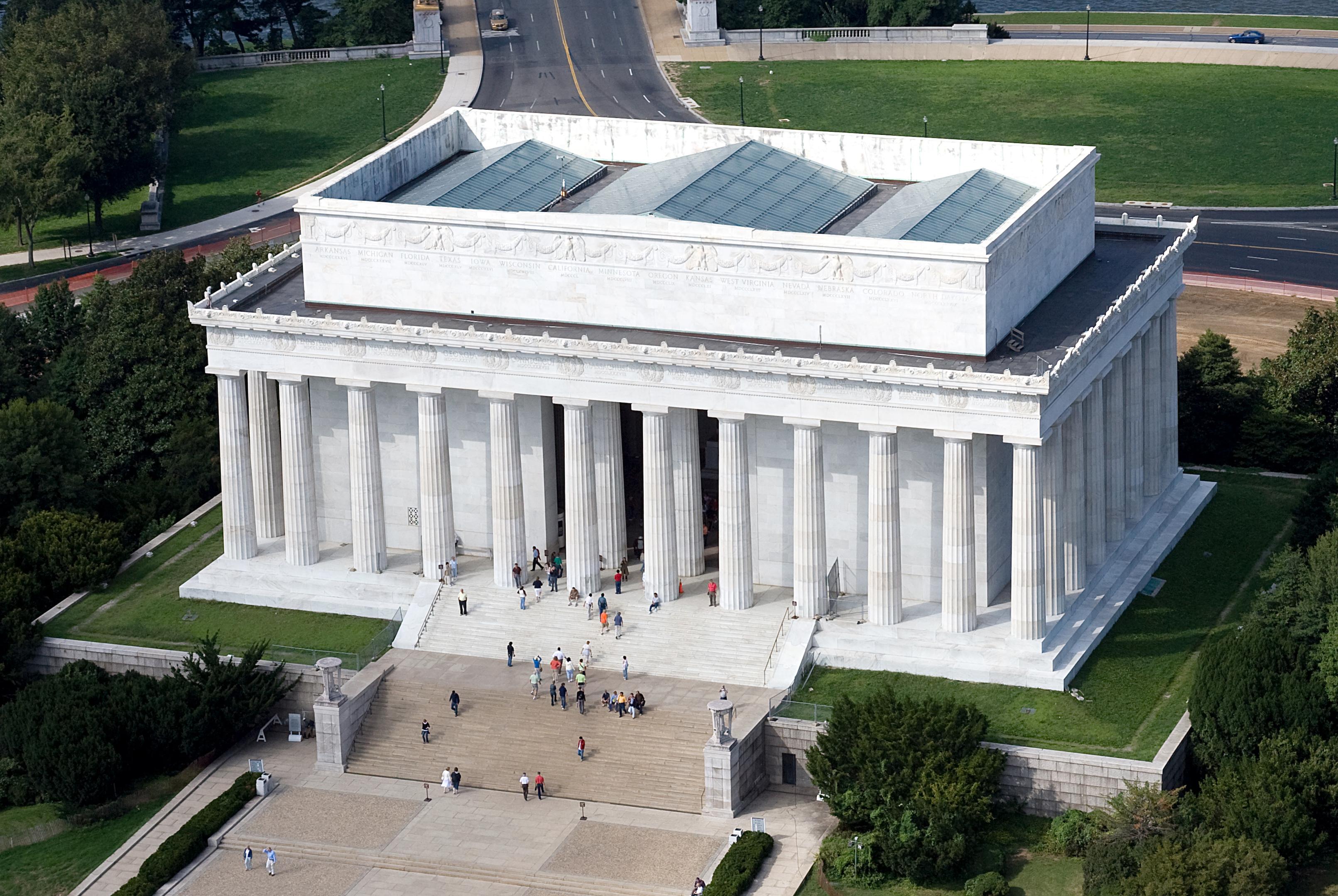 Lincoln_Memorial_-_A_Tribute_to_an_American_Icon