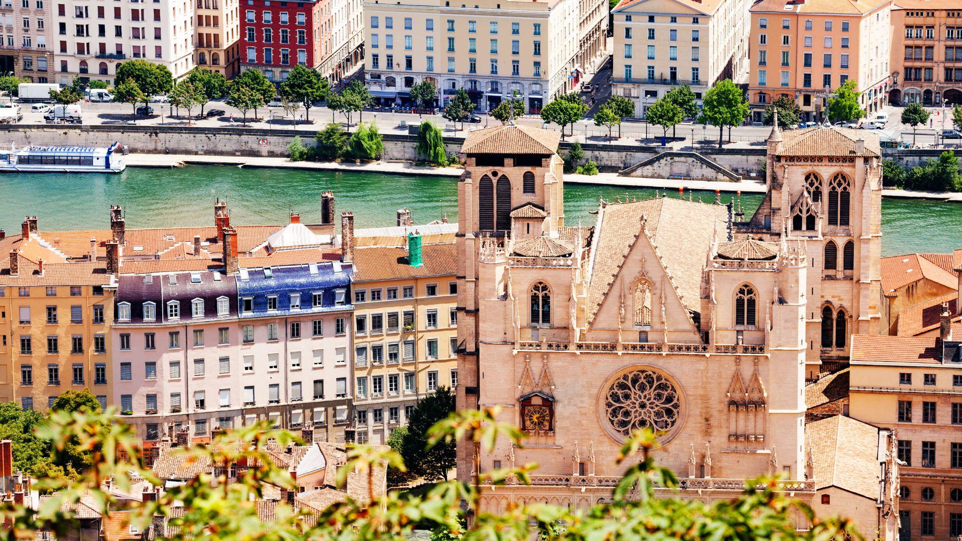 Lyon_Cathedral_-_A_Gothic_Masterpiece