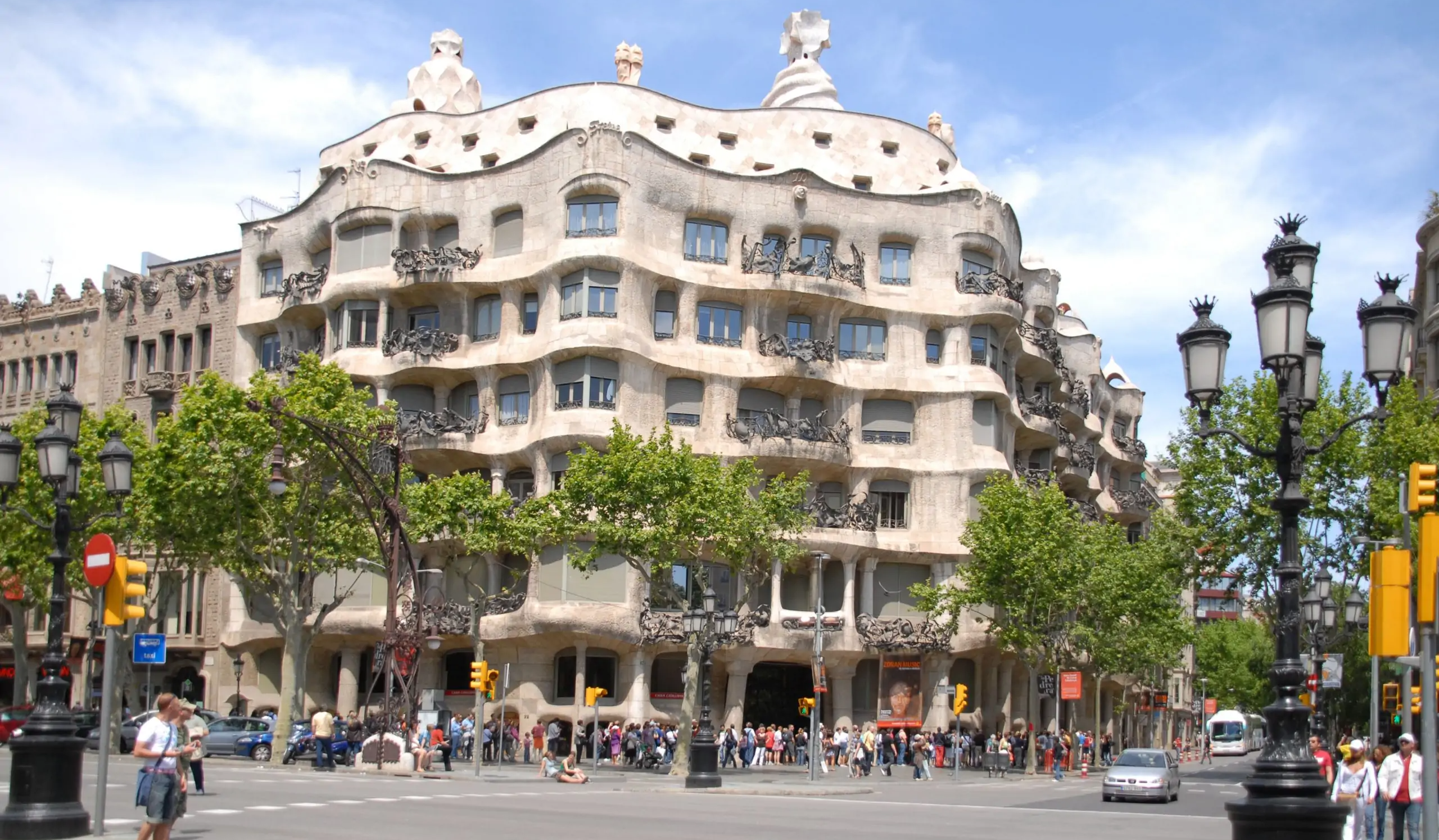 Casa_Mila_La_Pedrera_Barcelona_Spain