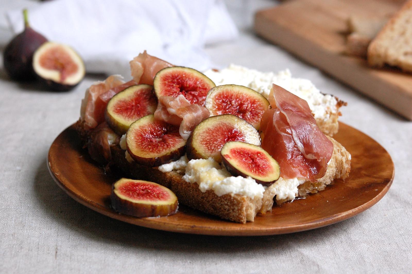 Ricotta_and_Fig_Toast