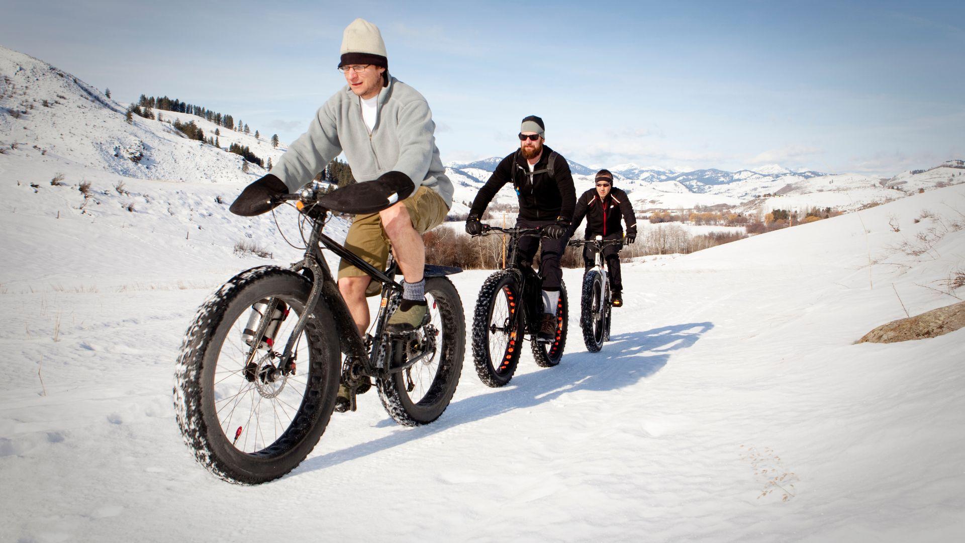 Snowbiking