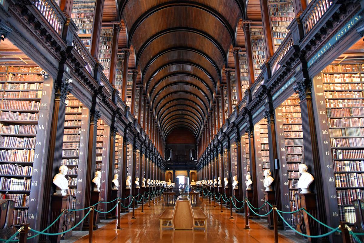 Trinity_College_Library_Dublin_Ireland