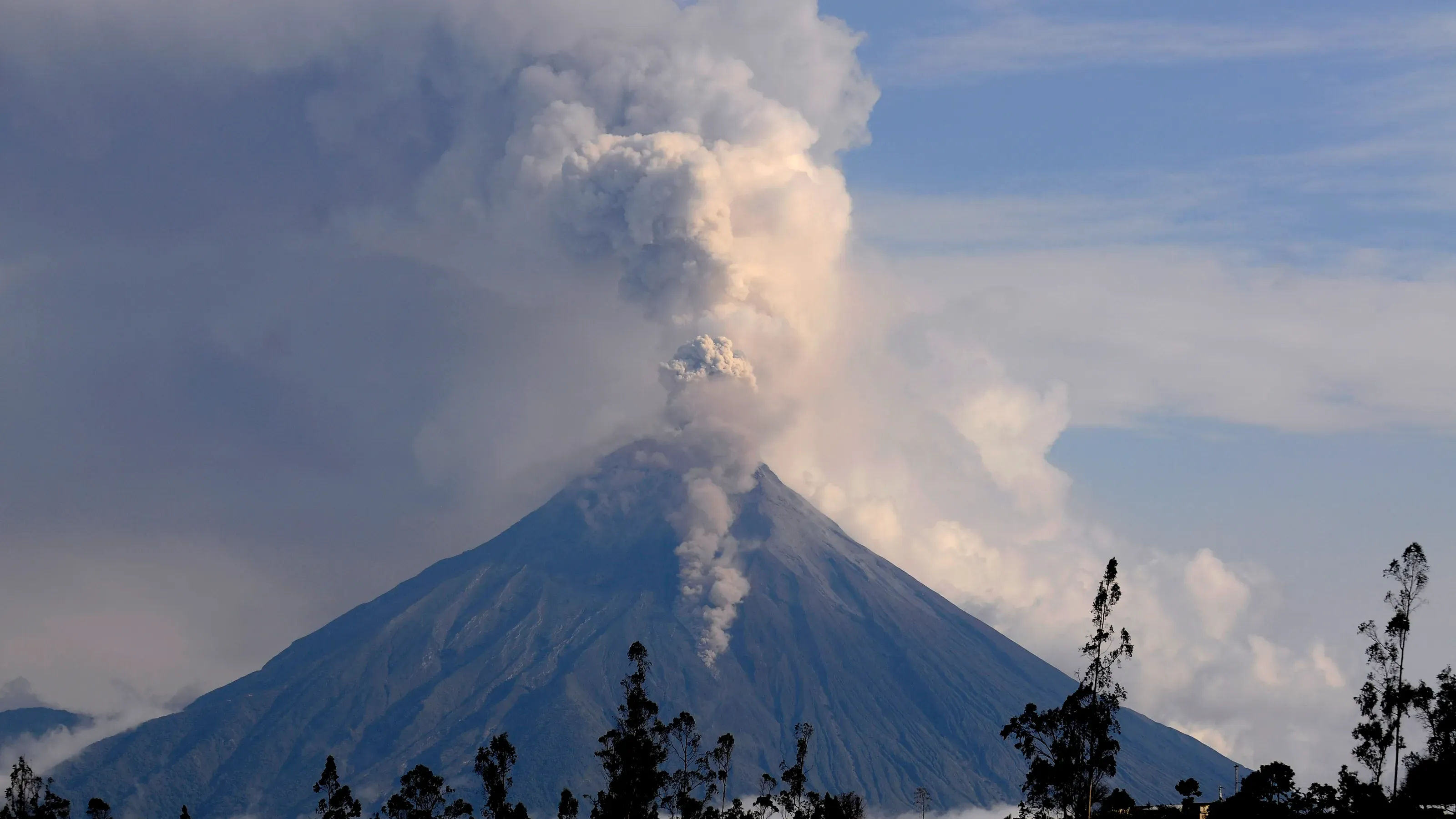 Tungurahua_Volcano_Ecuador