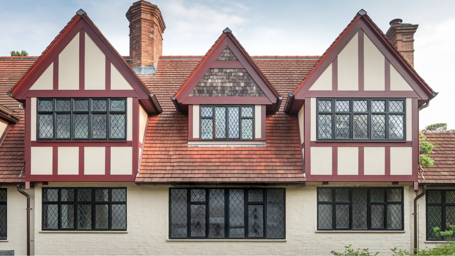 Tudor_Home_with_Geometric_Window_Grids