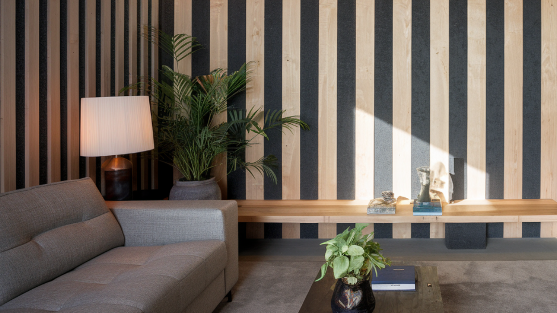 Plywood_Wall_with_Vertical_Stripes