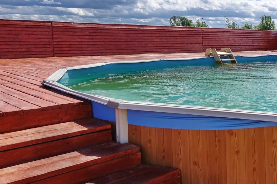 Above-Ground Pool Steps Made Out of Pallets