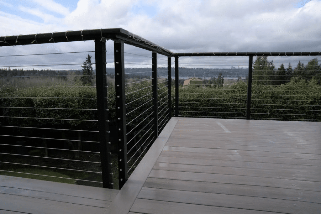 Benefits of Installing Horizontal Deck Railing