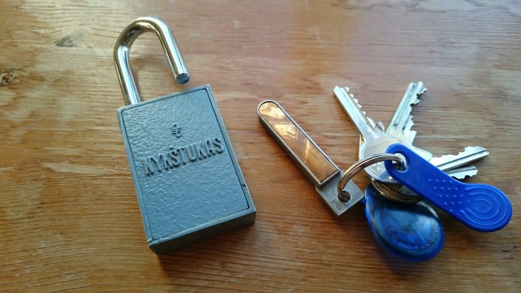 Keys that use magnets to work