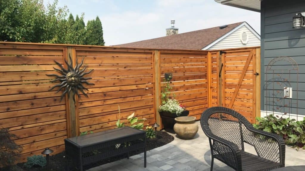 Pallet Fence Designs to Improve Your Backyard