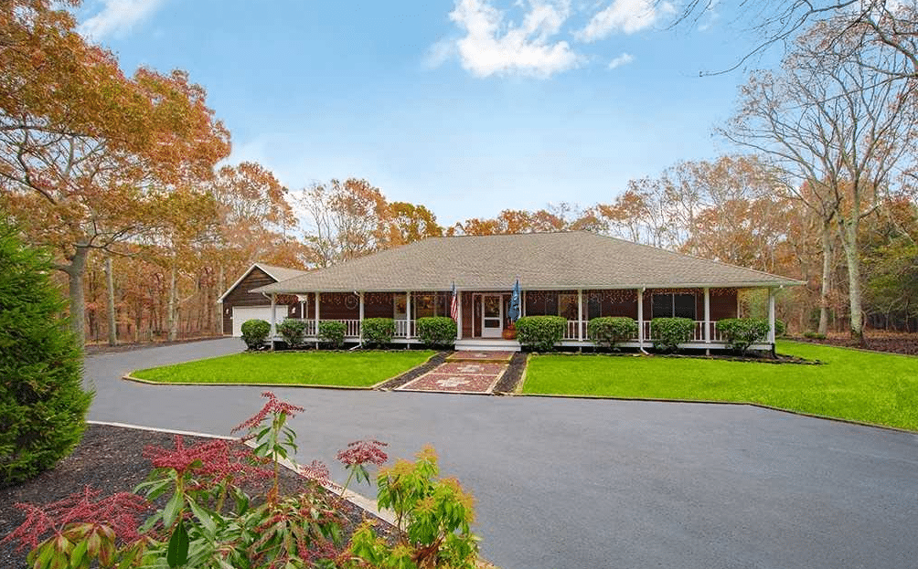 Secluded Family Home in Hampton Bays