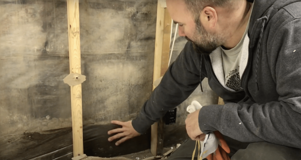 Removing Old and Crumbling Mortar