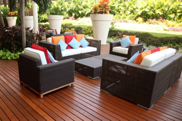 Epoxy Resin Furniture for Outdoor Spaces: Durability and Style