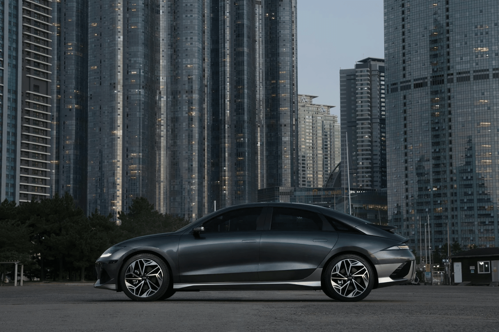 EV Rental in the UAE: Discover Sustainable Tourism