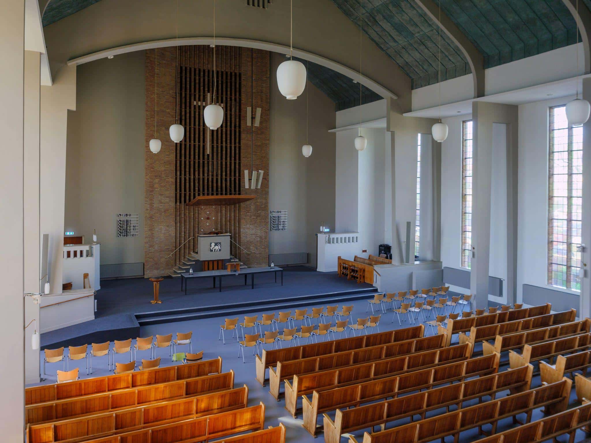 Which Styles are Ideal for Contemporary Church Sanctuary Seating
