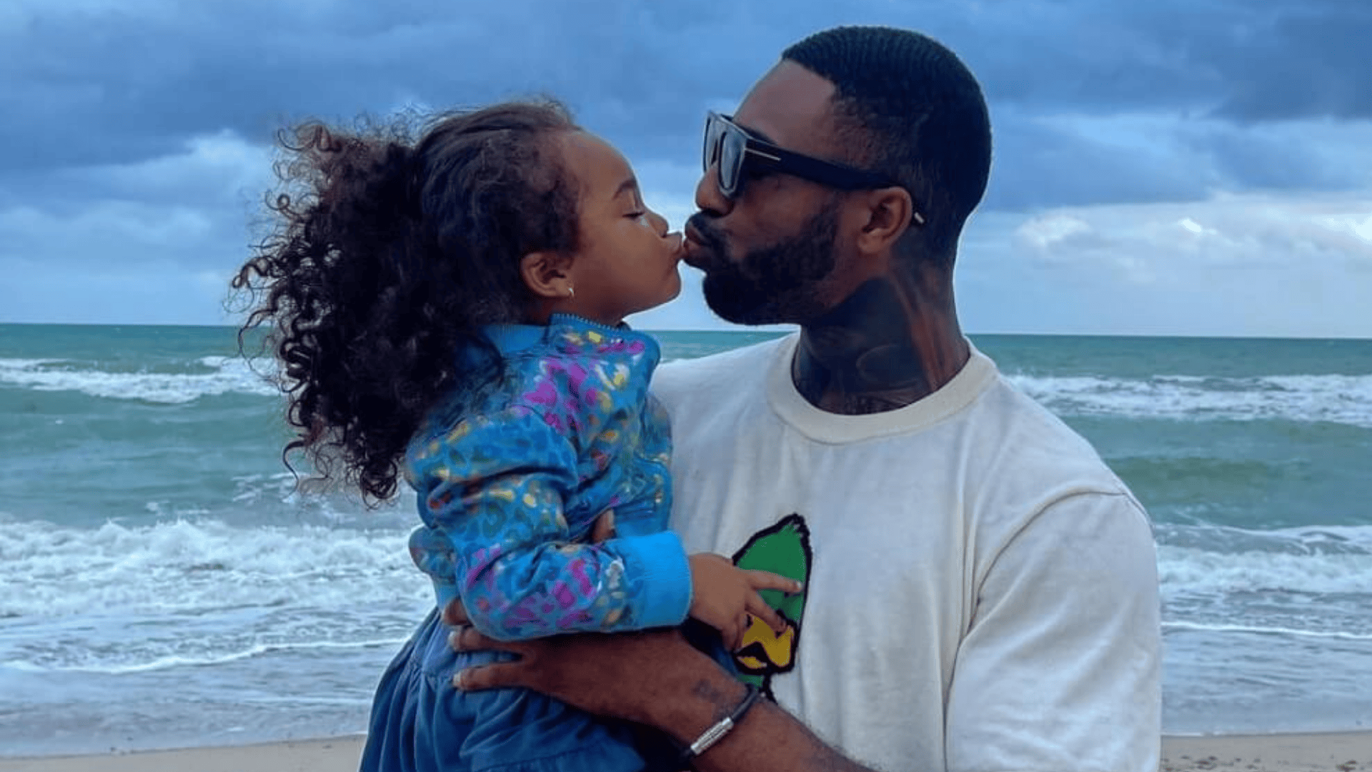 Cue_Banks_Private_Life