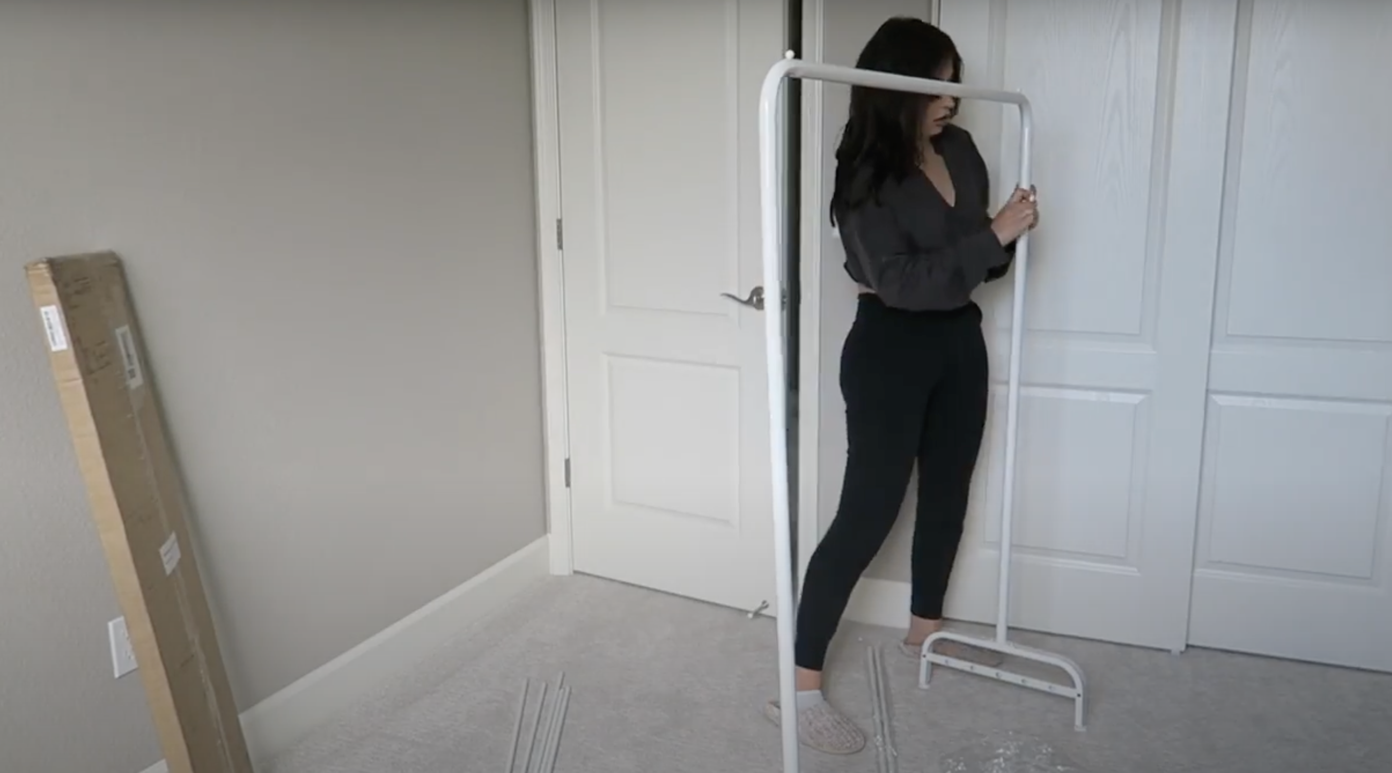 Step_2_Select_and_Assemble_Clothing_Racks