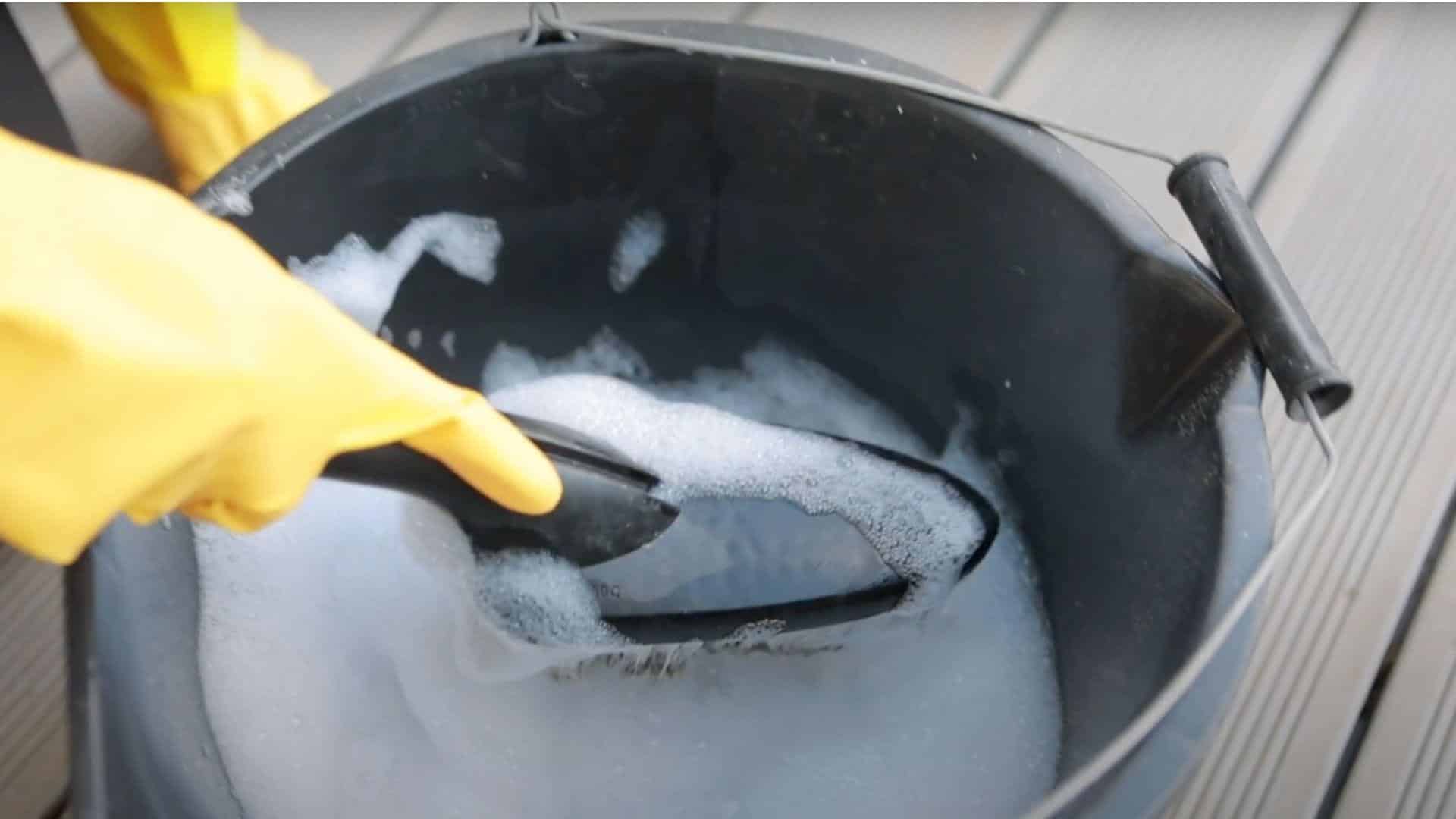 Step_3_Apply_Your_Cleaning_Solution