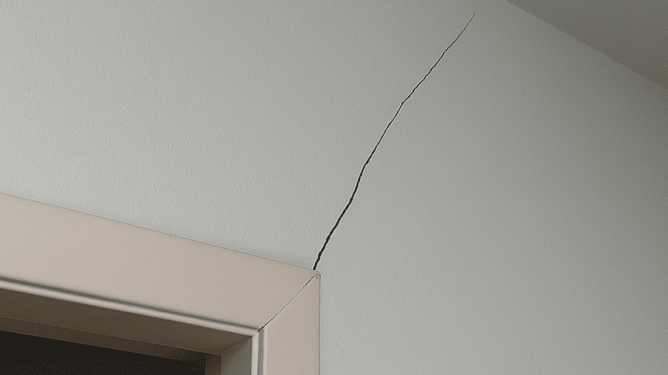 Diagonal Ceiling Cracks