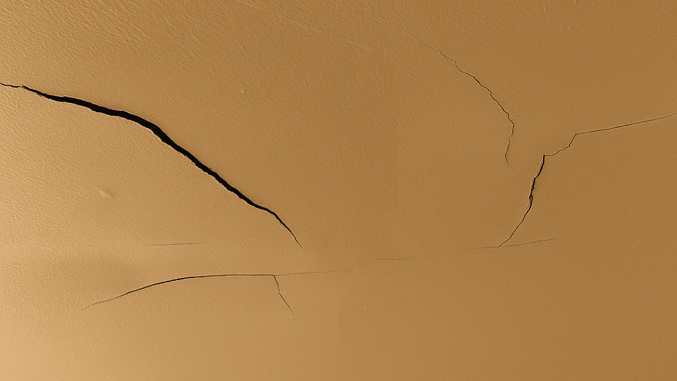 Sagging Ceiling Cracks