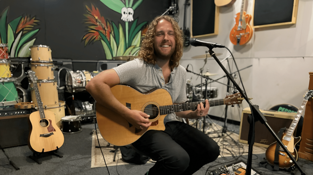 What Does Alex Curry's Husband Do?