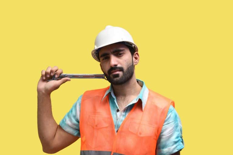 3 Warning Signs You Need To Hire A Plumbing Contractor For Your Home