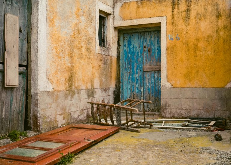 How to Paint Your Barn Door