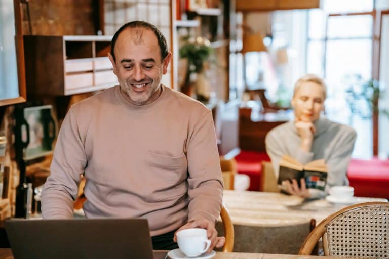 What to Look for When Booking a Furnished Apartment Online