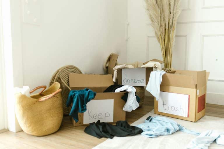 Practical Steps for Effective Decluttering Before Selling