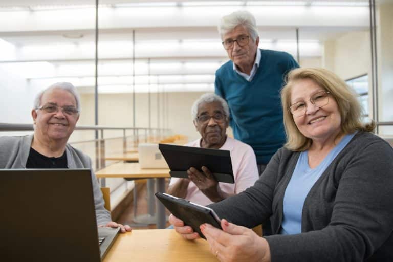 How Senior Communities Encourage Lifelong Learning