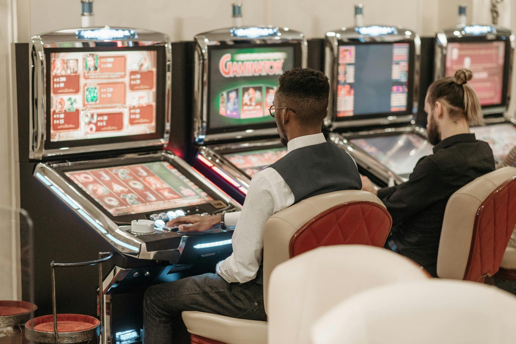Why Slots Continue to Captivate Players in 2025
