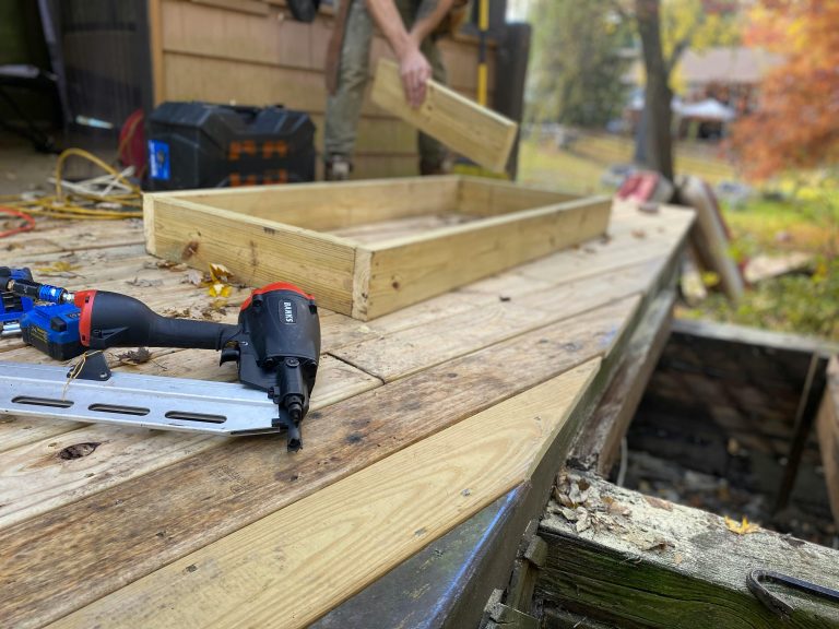 How to Choose the Right Deck Builder for Your Home