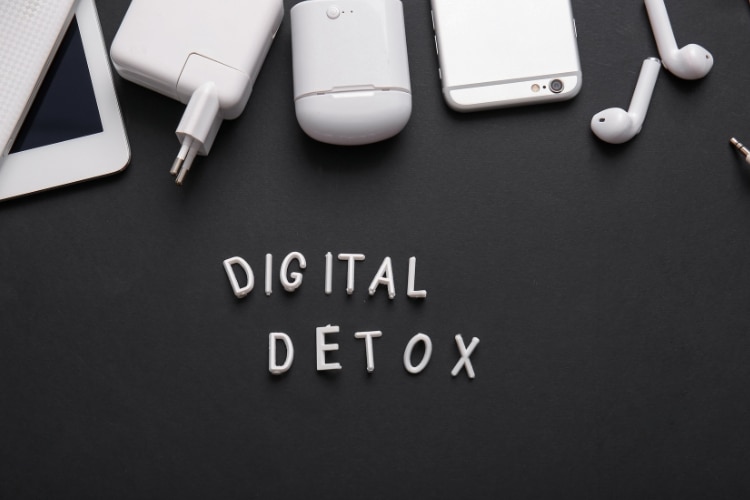 Digital Detox Ideas That Actually Work in a Screen-Heavy World