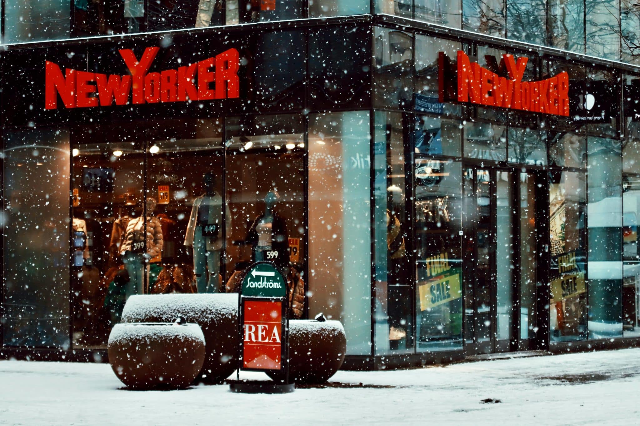 Preparing Your Small Shop for a Delightful Holiday Rush