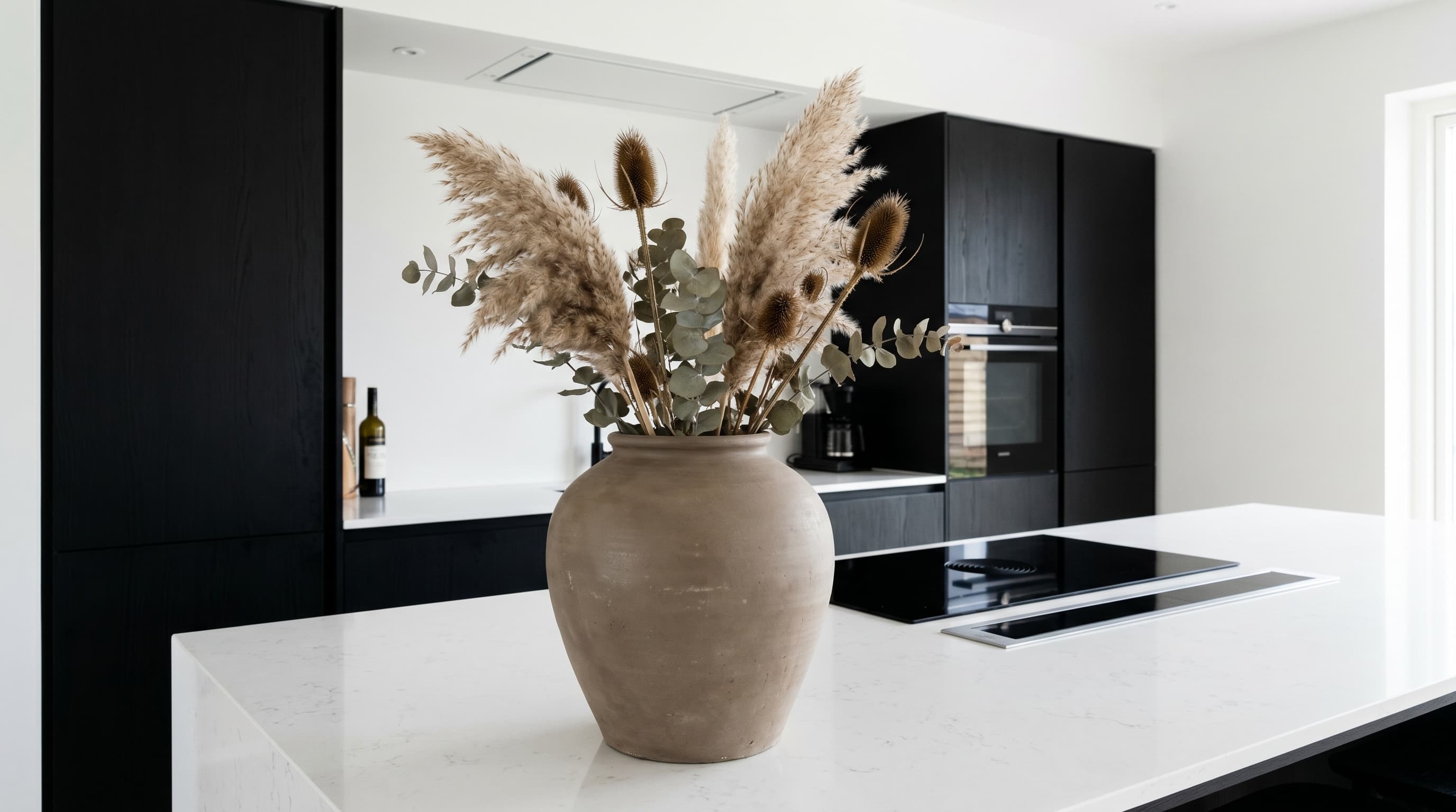 oversized-vases-for-a-designer-look