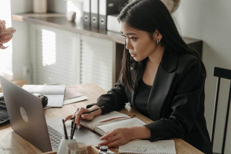 How an Online MBA Can Accelerate Career Growth