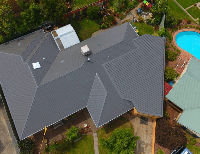 4 Vital Benefits of Always Hiring Professionals for Metal Roof Repairs