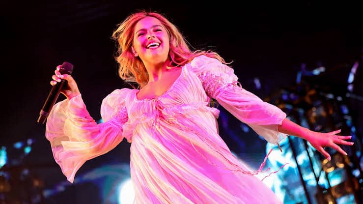 Addison Rae’s music career growth through songs, streaming success, and album releases