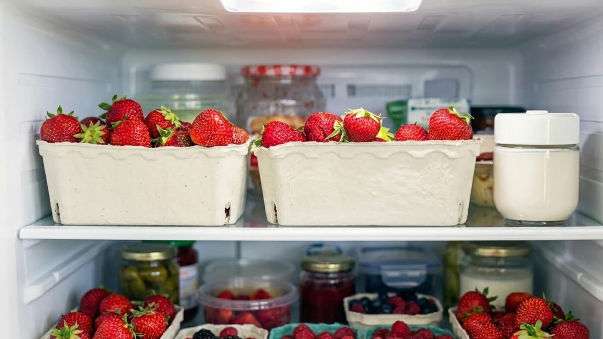 how-to-keep-strawberries-fresh-in-the-fridge