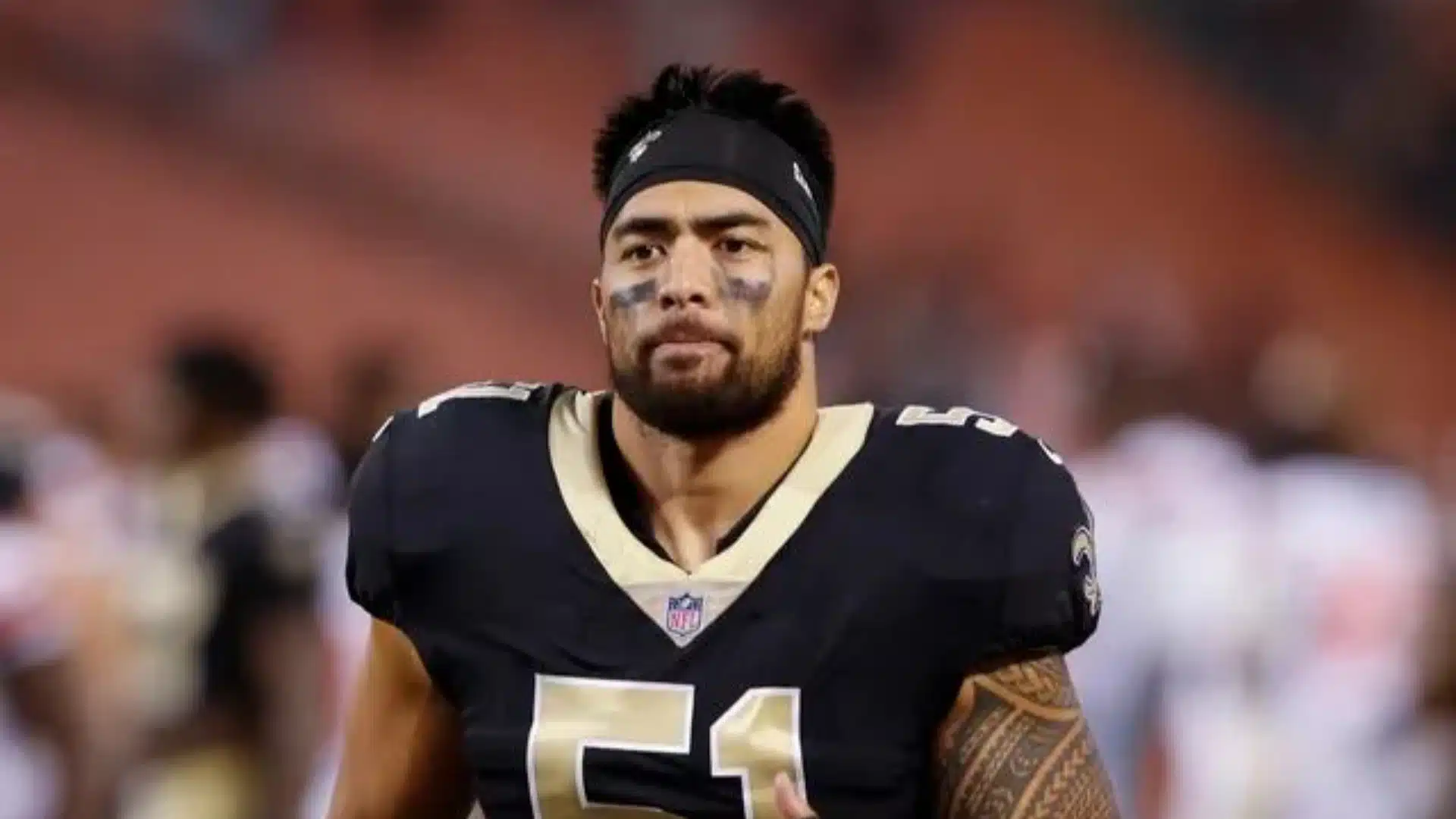 Former NFL linebacker Manti Te’o on the football field during a game.