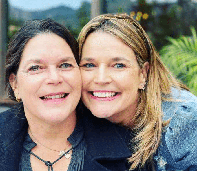 savannah guthrie with sister annie guthrie hugging each other